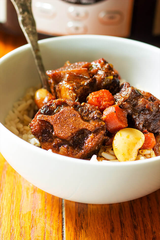 Slow Cooker Oxtail and Butter Beans - Cooking Maniac