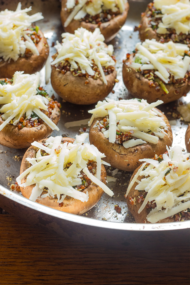 These cheesy quinoa stuffed mushrooms are the perfect bite. This is the perfect alternative for a easy, fast, healthy weeknight dinner or party appetizer. 