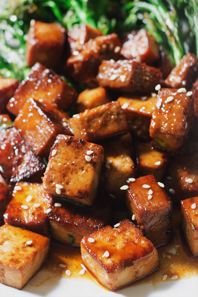 This ginger soy tofu bowl is a flavor packed way of making a quick, nutritious week night dinner in a pinch. Super healthy, super delicious. 