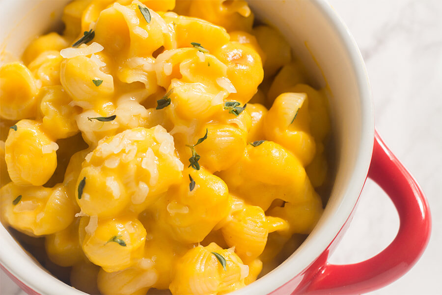 I'm all in with this super easy pumpkin mac and cheese. This recipe is full of flavor and can be whipped up in a few minutes. Make it today!