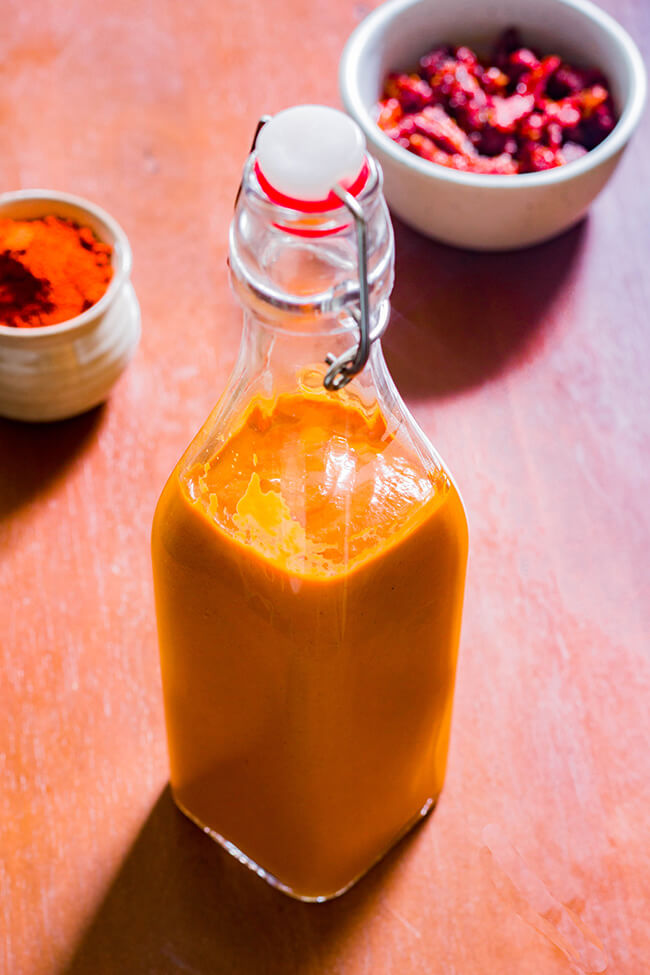 This Smoked Paprika Tomato Dressing has all the essential for a sauce addiction- it is tangy, smokey, a little sweet and extra creamy.